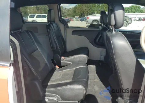 2019 Dodge Grand Caravan Sxt z USA, uszkodzony, nr VIN 2C4RDGCG2KR752952